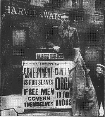 Jimmy Dick speaking at an anarchist meeting Brunswick Street 1945